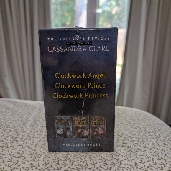 The Infernal Devices Boxed Set - Picture 5 of 8